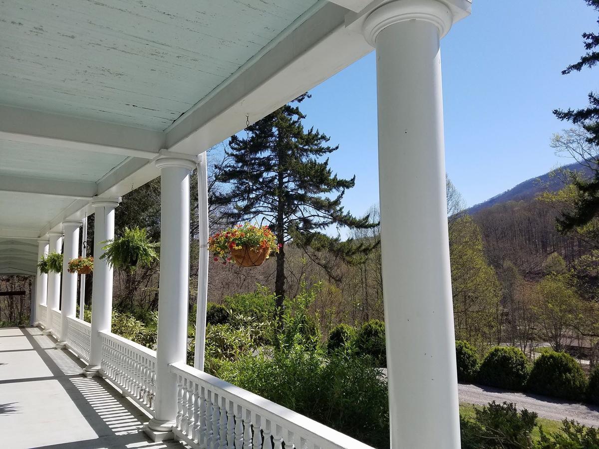 Grand Old Lady Hotel Waynesville Buitenkant foto