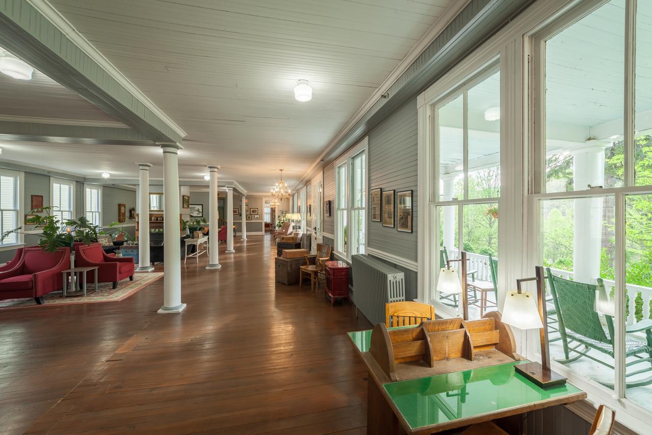 Grand Old Lady Hotel Waynesville Buitenkant foto